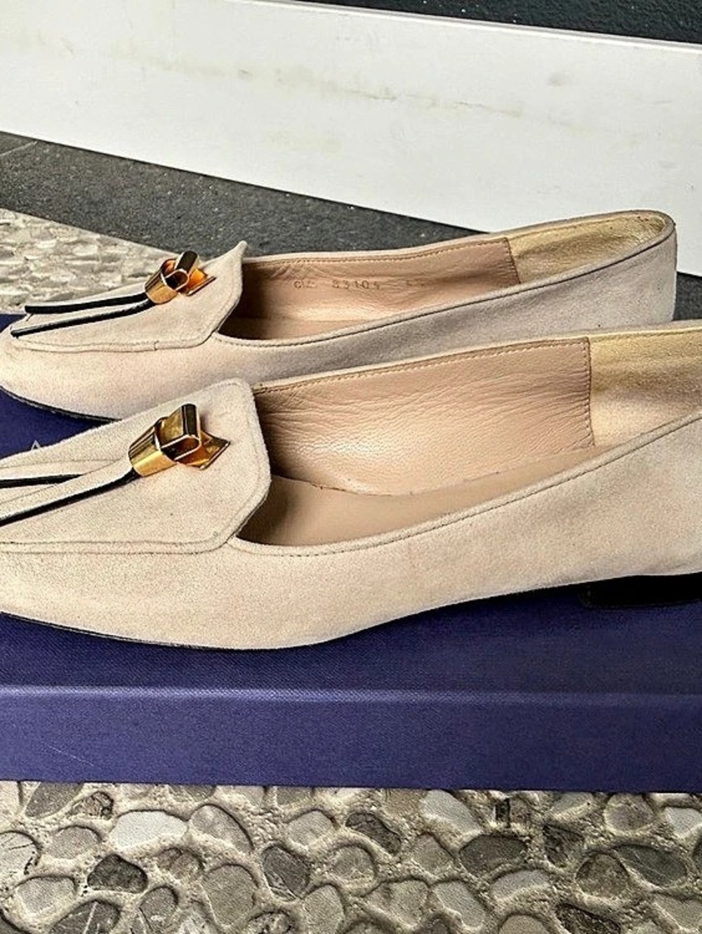 Stuart Weitzman Loafers in Beige US 4.5